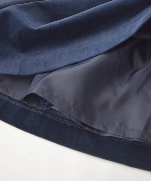 MIMIMEMETE(ミミメメット)の「ベロア ラップ風ミニスカート(スカート・レディース・ブラック/ネイビー・M)」の13枚目の写真