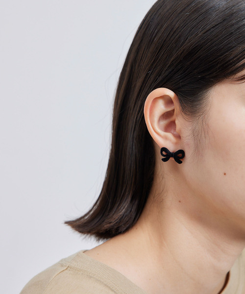 ROPE' PICNIC（ロペピクニック）の「フロッキーリボンピアス（ピアス（両耳用）・レディース・ブラック/ベージュ系その他・FREE）」の3枚目の写真