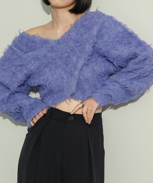 NEUNA(ヌナ)の「シャギークロスニット(ニット/セーター・レディース・オフホワイト/グレー/チャコールグレー/ラベンダー・FREE)」の4枚目の写真