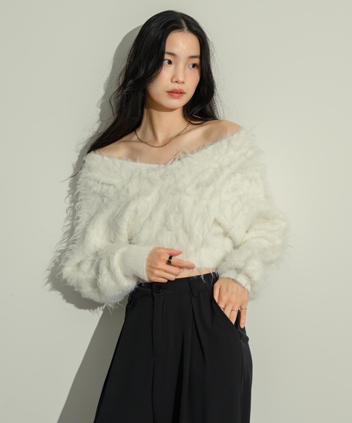 NEUNA(ヌナ)の「シャギークロスニット(ニット/セーター・レディース・オフホワイト/グレー/チャコールグレー/ラベンダー・FREE)」の5枚目の写真