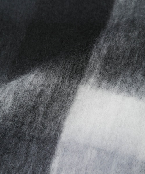 NANO universe（ナノユニバース）の「ボリュームチェックマフラー（マフラー・レディース・ブラック/ブルー/イエロー・FREE）」の5枚目の写真