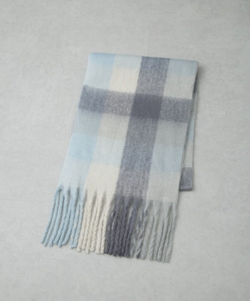 NANO universe（ナノユニバース）の「ボリュームチェックマフラー（マフラー・レディース・ブラック/ブルー/イエロー・FREE）」の7枚目の写真