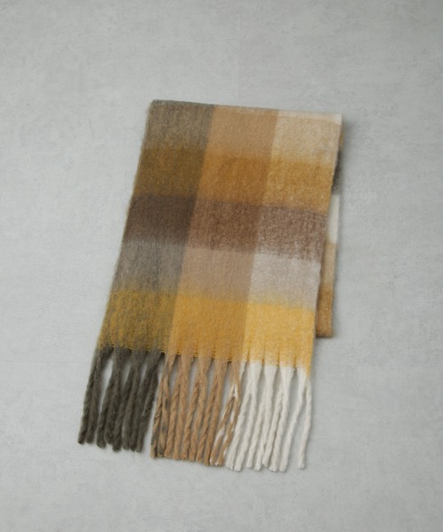 NANO universe（ナノユニバース）の「ボリュームチェックマフラー（マフラー・レディース・ブラック/ブルー/イエロー・FREE）」の8枚目の写真