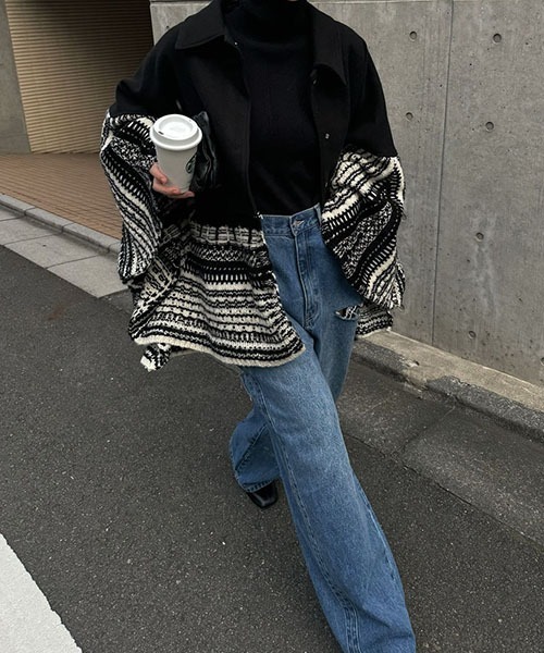 willfully 中綿ポンチョ ダウンコート WILLFULLY（ウィルフリー）の「poncho deformation panel