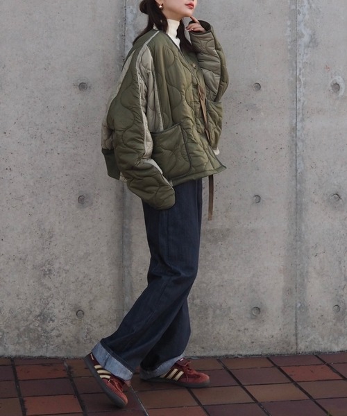 LAULEN(ローレン)の「nylon switching two-tone jacket parka /ナイロン 切り替え Vネック キルティング ジャケット(ノーカラージャケット・レディース・グリーン/ブラック・FREE)」の7枚目の写真