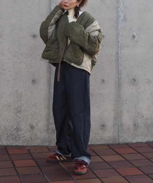 LAULEN(ローレン)の「nylon switching two-tone jacket parka /ナイロン 切り替え Vネック キルティング ジャケット(ノーカラージャケット・レディース・グリーン/ブラック・FREE)」の11枚目の写真