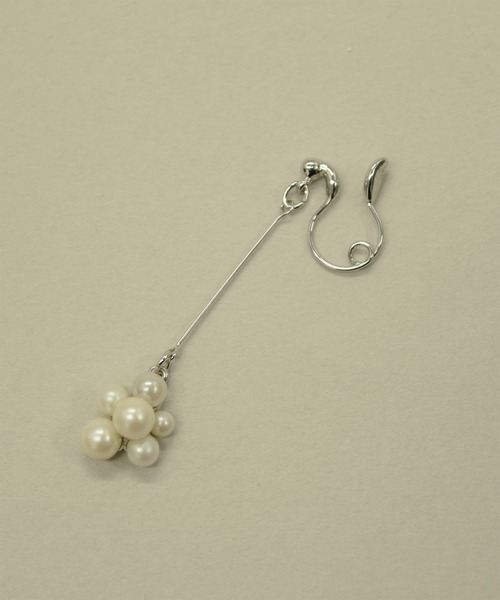 CALIN STANDARD(カリンスタンダード)の「◆金属アレルギー対応◆◆made in japan◆【痛くない】【落ちにくい】【ストレスフリーな着け心地】バブルパールスウィング ループフィットイヤリング(イヤリング・レディース・ゴールド/シルバー・FREE)」の4枚目の写真