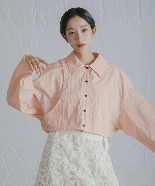 KBF（ケイビーエフ）の「バックギャザークロップドシャツ（シャツ/ブラウス・レディース・チャコールグレー/ピンク/アイボリー・ONE）」の21枚目の写真