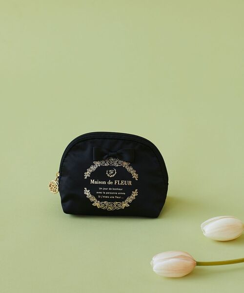 Maison de FLEUR(メゾンドフルール)の「サテンリボンラウンドポーチ(ポーチ・レディース・ライトピンク/ライラック/ブラック/アイボリー・FREE)」の3枚目の写真