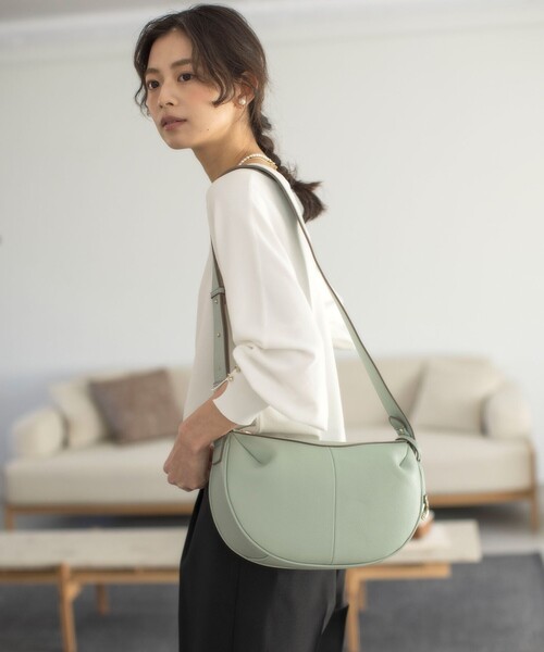 ANH13 ロエベ 極美品 フリンジ ショルダーバッグ ポシェット ANH13 ロエベ 極美品 フリンジ ショルダーバッグ ポシェット 楽天市場