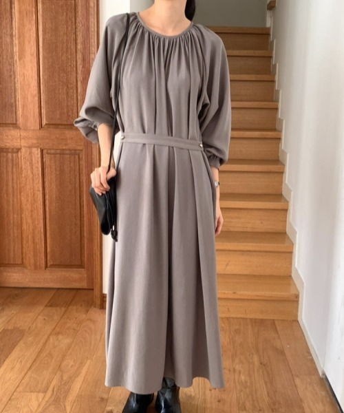 gossip!ロサンゼルス(ゴシップロサンゼルス)の「ラウンドネック ロングワンピース 長袖 シンプル無地 ヴィンテージ風 カジュアル&デイリー(ワンピース・レディース・グレー/ベージュ・FREE)」の3枚目の写真