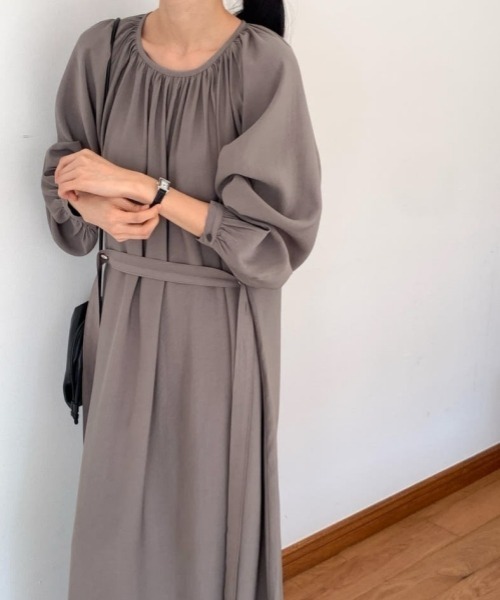 gossip!ロサンゼルス(ゴシップロサンゼルス)の「ラウンドネック ロングワンピース 長袖 シンプル無地 ヴィンテージ風 カジュアル&デイリー(ワンピース・レディース・グレー/ベージュ・FREE)」の5枚目の写真