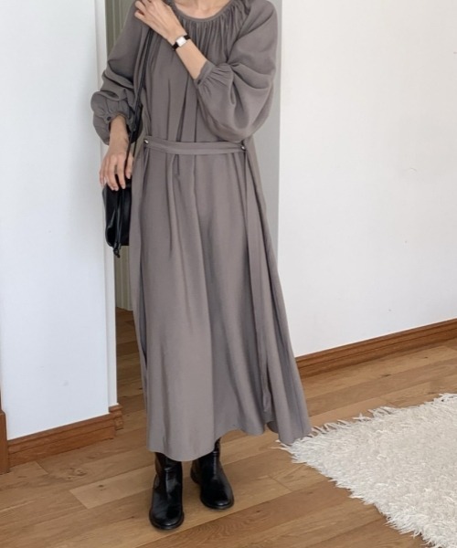 gossip!ロサンゼルス(ゴシップロサンゼルス)の「ラウンドネック ロングワンピース 長袖 シンプル無地 ヴィンテージ風 カジュアル&デイリー(ワンピース・レディース・グレー/ベージュ・FREE)」の6枚目の写真