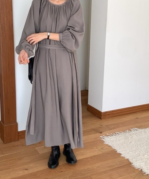 gossip!ロサンゼルス(ゴシップロサンゼルス)の「ラウンドネック ロングワンピース 長袖 シンプル無地 ヴィンテージ風 カジュアル&デイリー(ワンピース・レディース・グレー/ベージュ・FREE)」の7枚目の写真