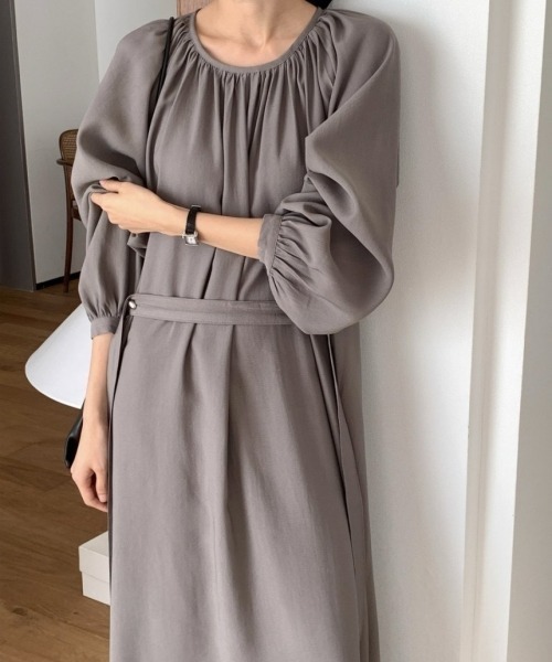 gossip!ロサンゼルス(ゴシップロサンゼルス)の「ラウンドネック ロングワンピース 長袖 シンプル無地 ヴィンテージ風 カジュアル&デイリー(ワンピース・レディース・グレー/ベージュ・FREE)」の9枚目の写真