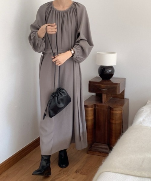 gossip!ロサンゼルス(ゴシップロサンゼルス)の「ラウンドネック ロングワンピース 長袖 シンプル無地 ヴィンテージ風 カジュアル&デイリー(ワンピース・レディース・グレー/ベージュ・FREE)」の11枚目の写真