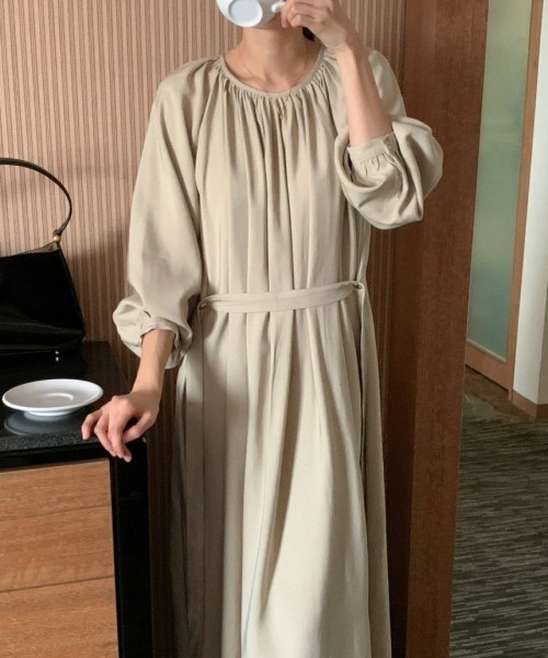 gossip!ロサンゼルス(ゴシップロサンゼルス)の「ラウンドネック ロングワンピース 長袖 シンプル無地 ヴィンテージ風 カジュアル&デイリー(ワンピース・レディース・グレー/ベージュ・FREE)」の20枚目の写真