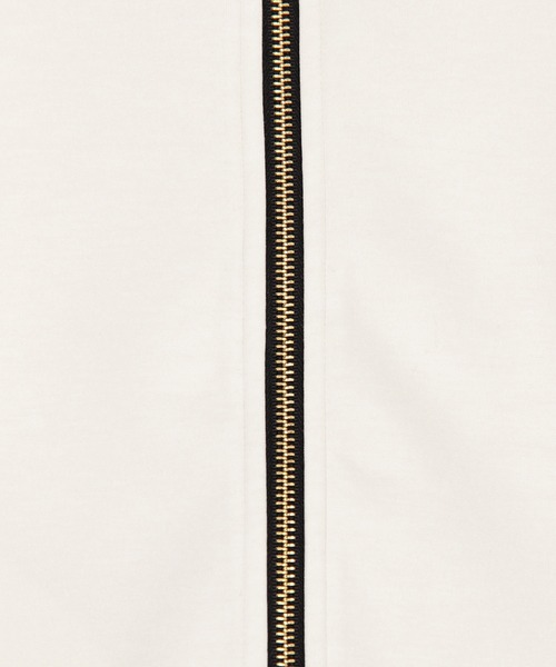 NICOLE white（ニコルホワイト）の「パイピングフルZIPパーカー／ダンボールポンチ（パーカー・レディース・イエロー/オフホワイト/ブラック/ベージュ・FREE）」の18枚目の写真