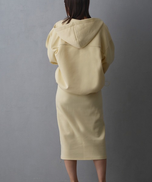 NICOLE white（ニコルホワイト）の「パイピングフルZIPパーカー／ダンボールポンチ（パーカー・レディース・イエロー/オフホワイト/ブラック/ベージュ・FREE）」の22枚目の写真