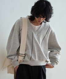 ILLMAZE（イルメイズ）の「【ILLMAZE】Design stitch V-necked sweatshirt / デザインステッチ Vネック スウェット（スウェット）」