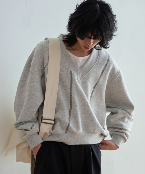 ILLMAZE】Design stitch V-necked sweatshirt / デザイン