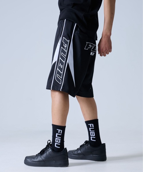 FUBU( フブ)の「FUBU フブ ブランド ロゴ ワッペン 刺繍 アメカジ 軽量 メッシュ ジャージ レーシング ショートパンツ ハーフパンツ(その他パンツ・メンズ・ブラック/ホワイト・XXL/XL/L/M)」の2枚目の写真