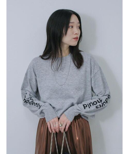 Samansa Mos2 blue（サマンサモスモスブルー）の「◎袖ロゴニットプルオーバー（ニット/セーター・レディース・グレー/グリーン/キナリ・F）」の2枚目の写真