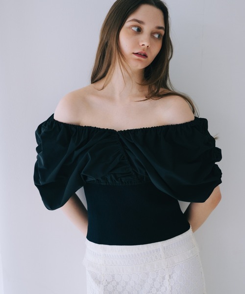 SELFIST（セルフィスト）の「【ar掲載】2WAYニットドッキングバルーンブラウス　春服 　夏服　オフショル Vネック ノースリーブ 無地（ニット/セーター・レディース・グリーン/ベージュ/ブラック/オフホワイト・フリー）」の3枚目の写真