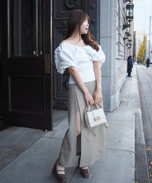 SELFIST（セルフィスト）の「【ar掲載】2WAYニットドッキングバルーンブラウス　春服 　夏服　オフショル Vネック ノースリーブ 無地（ニット/セーター・レディース・グリーン/ベージュ/ブラック/オフホワイト・フリー）」の8枚目の写真