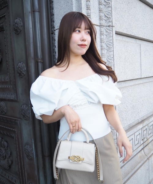 SELFIST（セルフィスト）の「【ar掲載】2WAYニットドッキングバルーンブラウス　春服 　夏服　オフショル Vネック ノースリーブ 無地（ニット/セーター・レディース・グリーン/ベージュ/ブラック/オフホワイト・フリー）」の6枚目の写真