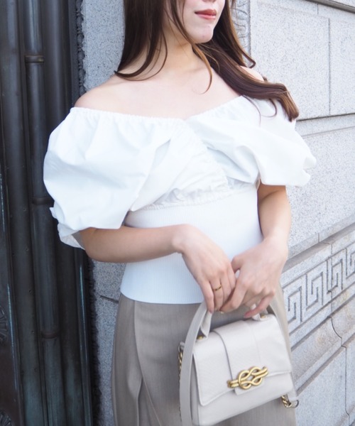 SELFIST（セルフィスト）の「【ar掲載】2WAYニットドッキングバルーンブラウス　春服 　夏服　オフショル Vネック ノースリーブ 無地（ニット/セーター・レディース・グリーン/ベージュ/ブラック/オフホワイト・フリー）」の9枚目の写真