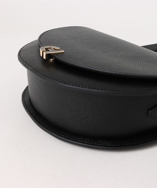 COLE HAAN(コールハーン)の「エビ-サドルバッグ womens(ショルダーバッグ・レディース・ブラック・OSFA)」の3枚目の写真