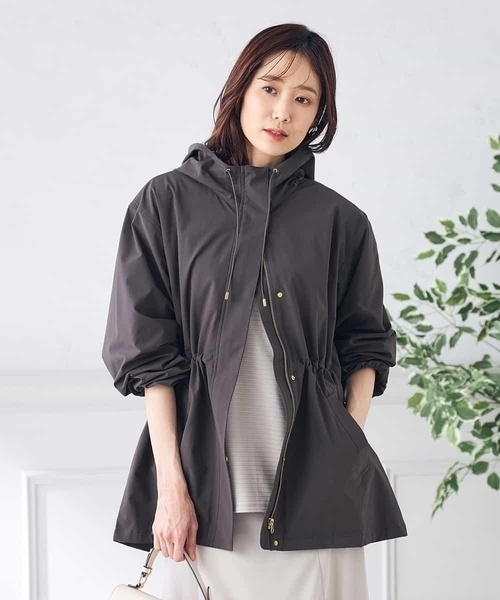 a.v.v（アーヴェヴェ）の「【微撥水/雑誌InRed(宝島社)4月号掲載】フーデットユーティリティジャケット（ブルゾン・レディース・アイボリー/ベージュ/チャコールグレー・40/38/42/36/34）」の3枚目の写真