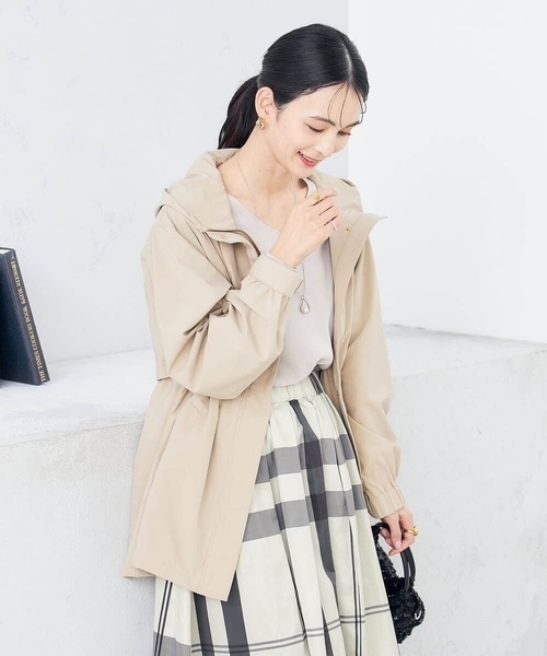 a.v.v（アーヴェヴェ）の「【微撥水/雑誌InRed(宝島社)4月号掲載】フーデットユーティリティジャケット（ブルゾン・レディース・アイボリー/ベージュ/チャコールグレー・40/38/42/36/34）」の6枚目の写真