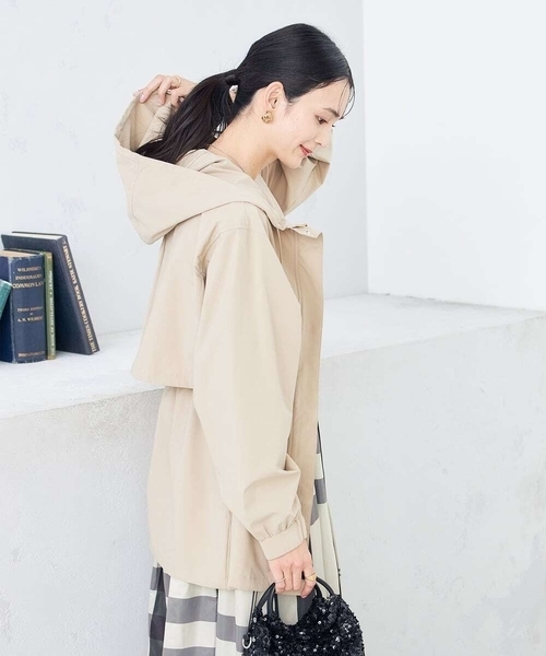 a.v.v（アーヴェヴェ）の「【微撥水/雑誌InRed(宝島社)4月号掲載】フーデットユーティリティジャケット（ブルゾン・レディース・アイボリー/ベージュ/チャコールグレー・40/38/42/36/34）」の8枚目の写真