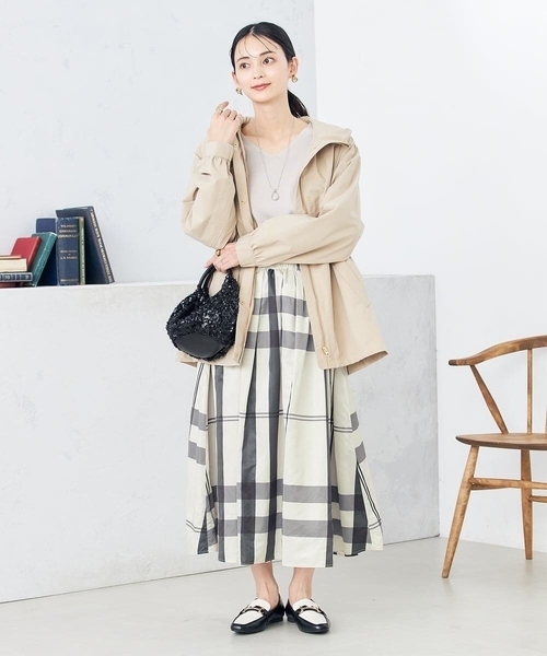 a.v.v（アーヴェヴェ）の「【微撥水/雑誌InRed(宝島社)4月号掲載】フーデットユーティリティジャケット（ブルゾン・レディース・アイボリー/ベージュ/チャコールグレー・40/38/42/36/34）」の11枚目の写真