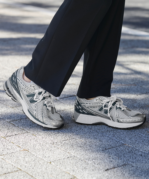 FRAMeWORK(フレームワーク)の「NEW BALANCE/ニューバランス 1906R(スニーカー・レディース・シルバー・23cm/23.5cm/24cm/24.5cm/25cm)」の5枚目の写真