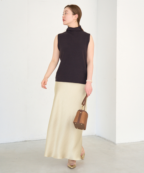 IENA（イエナ）の「《WEB・一部店舗限定 追加12》ダブルサテンスカート（スカート・レディース・スカイブルー/ゴールド/チャコールグレー・40/38/34/36）」の8枚目の写真