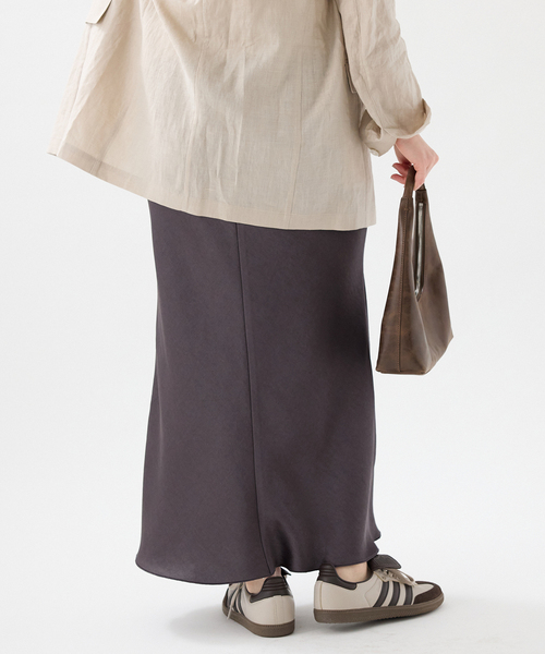 IENA（イエナ）の「《WEB・一部店舗限定 追加12》ダブルサテンスカート（スカート・レディース・スカイブルー/ゴールド/チャコールグレー・40/38/34/36）」の11枚目の写真