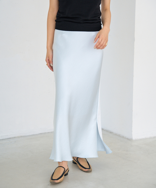 IENA（イエナ）の「《WEB・一部店舗限定 追加12》ダブルサテンスカート（スカート・レディース・スカイブルー/ゴールド/チャコールグレー・40/38/34/36）」の16枚目の写真