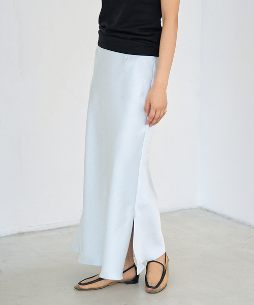 IENA（イエナ）の「《WEB・一部店舗限定 追加12》ダブルサテンスカート（スカート・レディース・スカイブルー/ゴールド/チャコールグレー・40/38/34/36）」の17枚目の写真