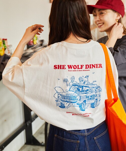 FREAK'S STORE（フリークスストア）の「限定展開 SHE WOLF DINER×FREAK'S STORE/シーウルフダイナー 別注 ビッグシルエット バックプリントTシャツ/CAR（Tシャツ/カットソー・メンズ・アッシュグレー/ホワイト/ブラック/スミクロ・SMALL/LARGE/MEDIUM）」の14枚目の写真