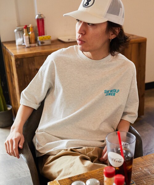 FREAK'S STORE（フリークスストア）の「限定展開 SHE WOLF DINER×FREAK'S STORE/シーウルフダイナー 別注 ビッグシルエット バックプリントTシャツ/CAR（Tシャツ/カットソー・メンズ・アッシュグレー/ホワイト/ブラック/スミクロ・SMALL/LARGE/MEDIUM）」の12枚目の写真