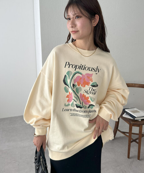 DISCOAT（ディスコート）の「【WEB限定】フラワービッグスウェット（スウェット・レディース・チャコールグレー/ライトグレー/アイボリー・MEDIUM）」の4枚目の写真