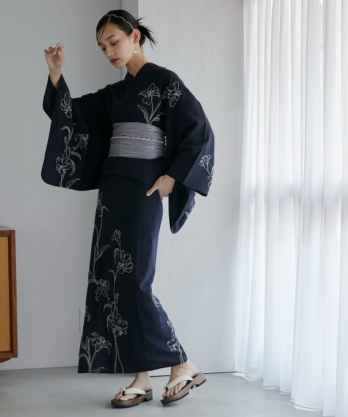 Neina（ネイナ）の「【浴衣】花柄デザイン刺しゅう浴衣セット（ゆかた＋夏帯）〔Neina〕（浴衣・レディース・ネイビー系・FREE）」の7枚目の写真