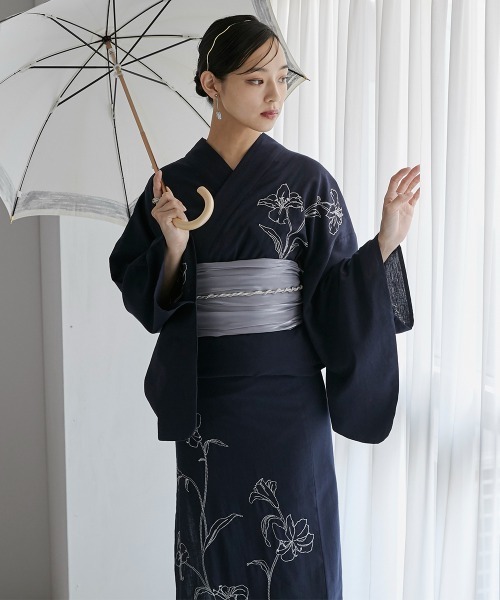 Neina（ネイナ）の「【浴衣】花柄デザイン刺しゅう浴衣セット（ゆかた＋夏帯）〔Neina〕（浴衣・レディース・ネイビー系・FREE）」の8枚目の写真
