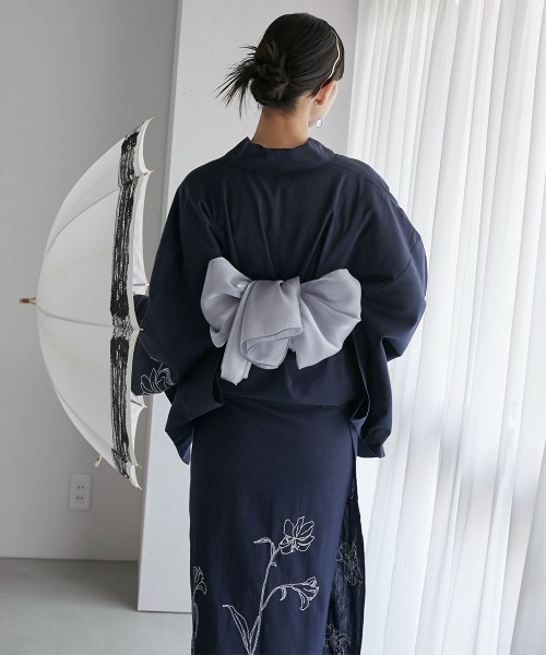 Neina（ネイナ）の「【浴衣】花柄デザイン刺しゅう浴衣セット（ゆかた＋夏帯）〔Neina〕（浴衣・レディース・ネイビー系・FREE）」の10枚目の写真