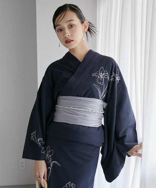 Neina（ネイナ）の「【浴衣】花柄デザイン刺しゅう浴衣セット（ゆかた＋夏帯）〔Neina〕（浴衣・レディース・ネイビー系・FREE）」の14枚目の写真