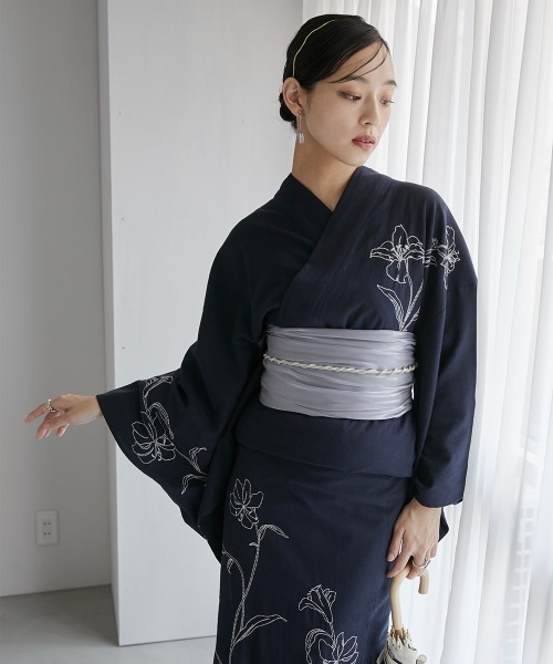 Neina（ネイナ）の「【浴衣】花柄デザイン刺しゅう浴衣セット（ゆかた＋夏帯）〔Neina〕（浴衣・レディース・ネイビー系・FREE）」の16枚目の写真