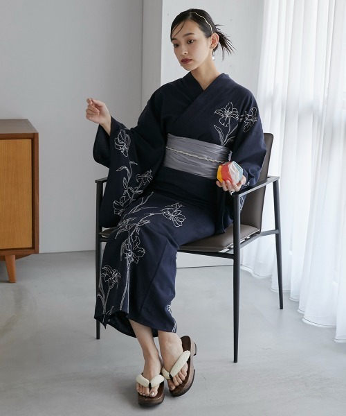 Neina（ネイナ）の「【浴衣】花柄デザイン刺しゅう浴衣セット（ゆかた＋夏帯）〔Neina〕（浴衣・レディース・ネイビー系・FREE）」の19枚目の写真
